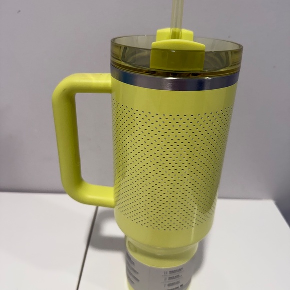 Stanley x Calia Limited Edition 40oz Tumbler Yellow Limited Edition - Picture 3 of 6